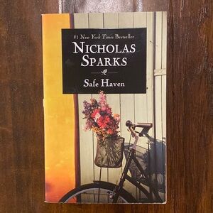 NEW YORK TIMES BESTSELLER Safe Haven by Nicholas Spark
